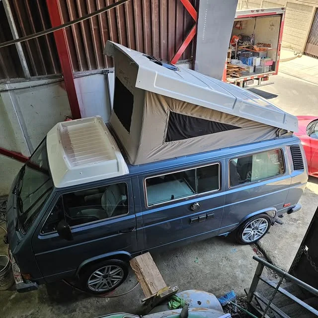 Furgoneta VW terminada y pintada